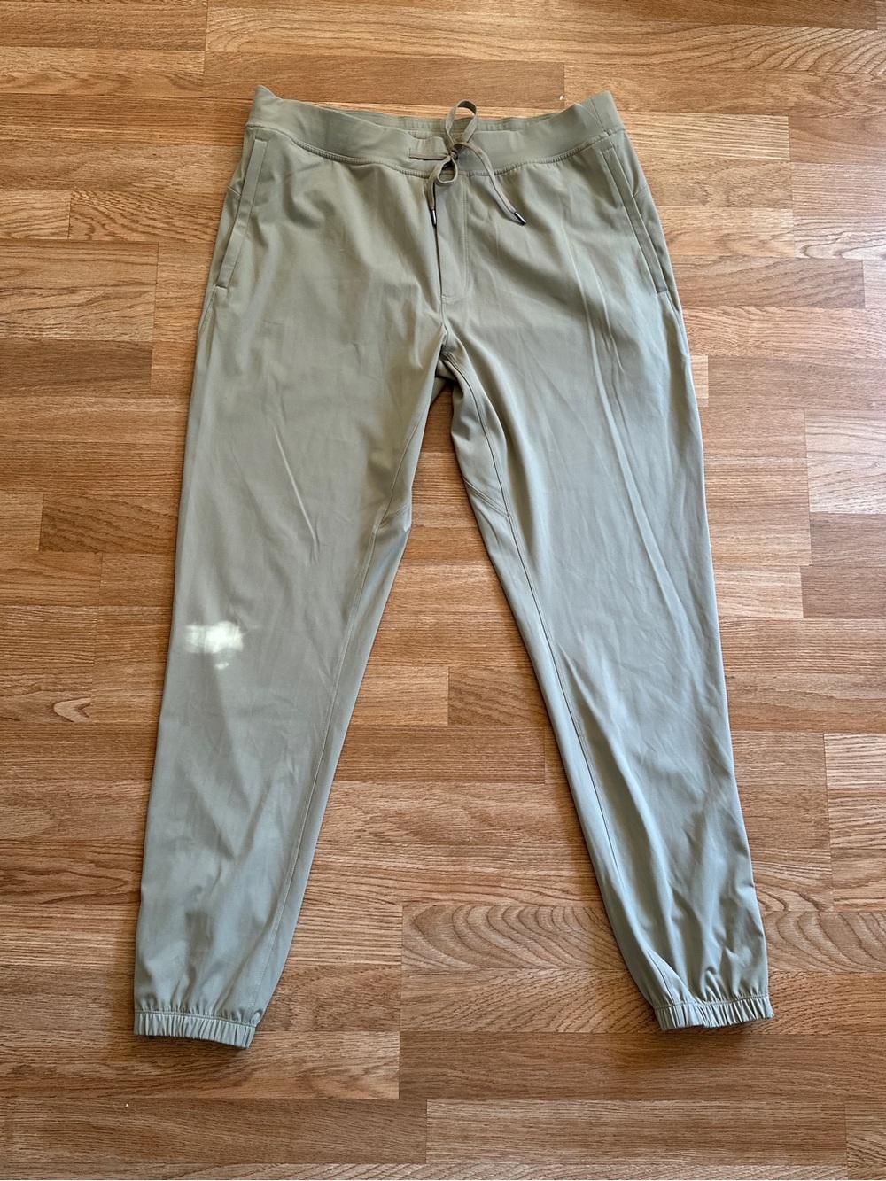 CRZ YOGA Men's Lightweight Athletic Joggers Khaki/Sage